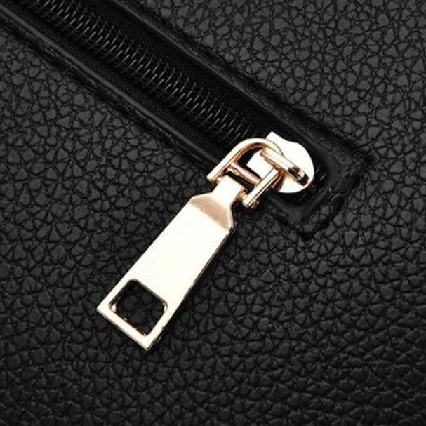 Damen-Handtaschen aus Leder mit Ästen aus Metall